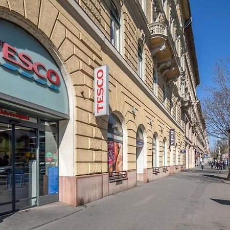 Central - New - Comfy Ac Studio Budapest Exteriör bild