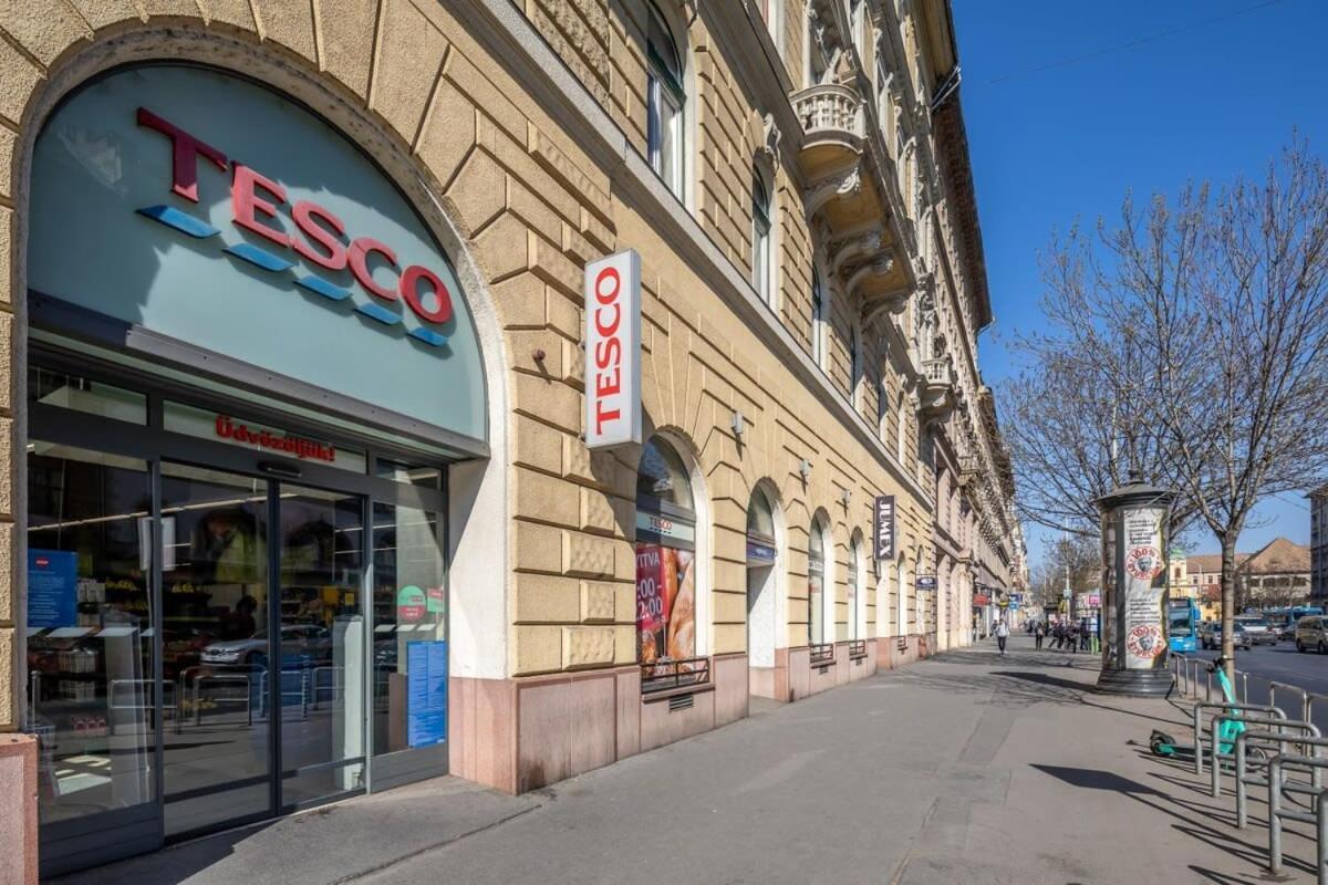 Central - New - Comfy Ac Studio Budapest Exteriör bild