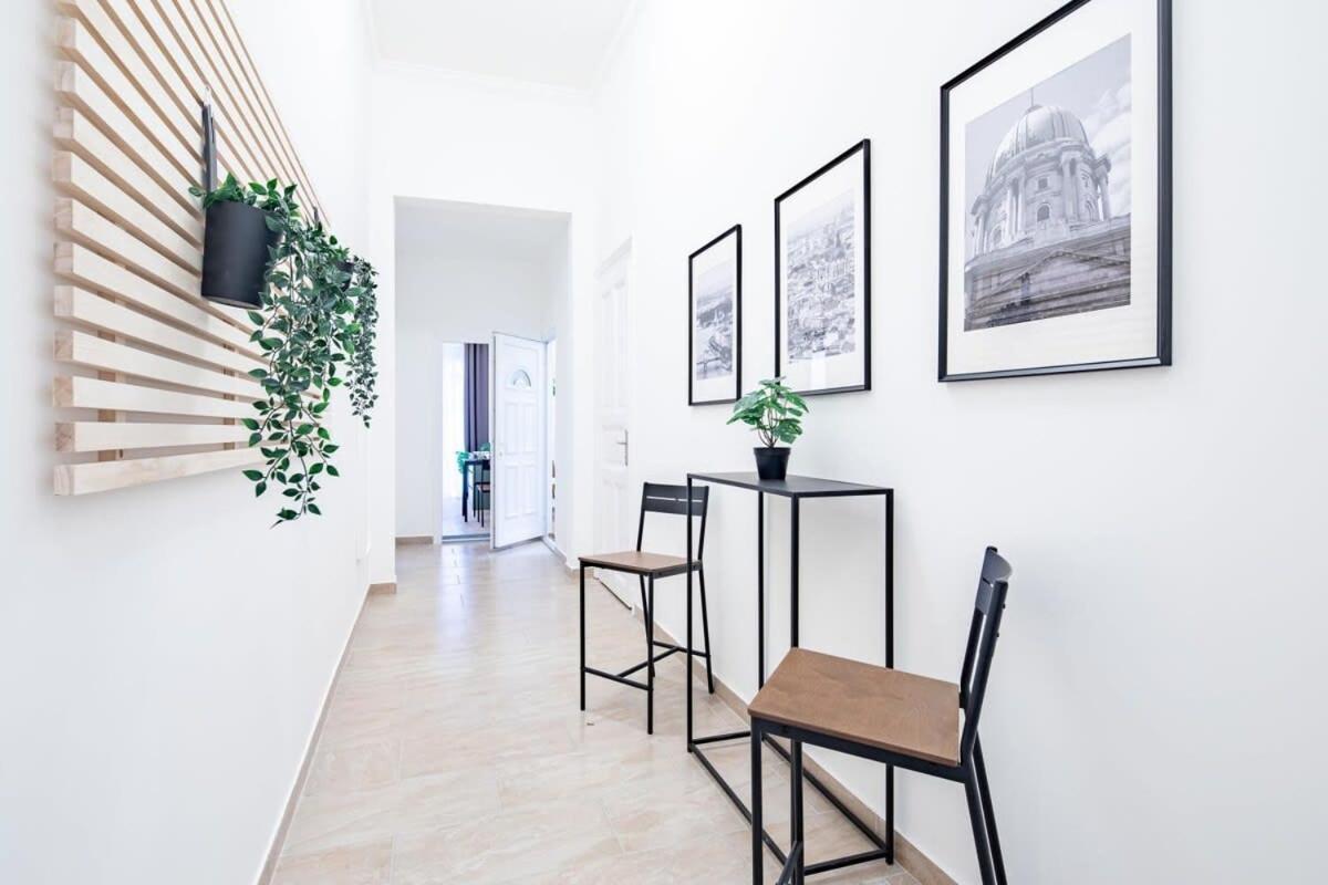 Central - New - Comfy Ac Studio Budapest Exteriör bild