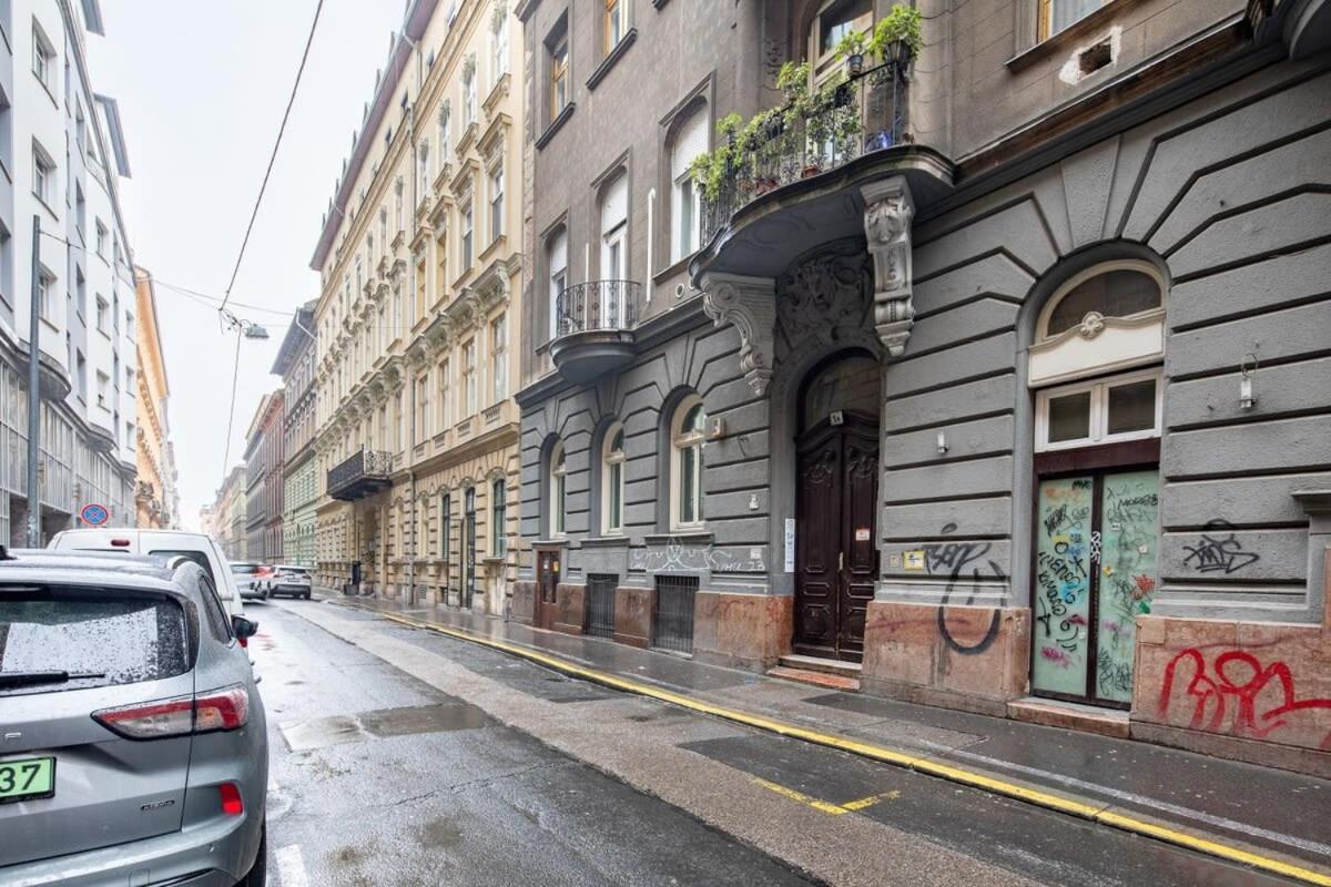 Central - New - Comfy Ac Studio Budapest Exteriör bild